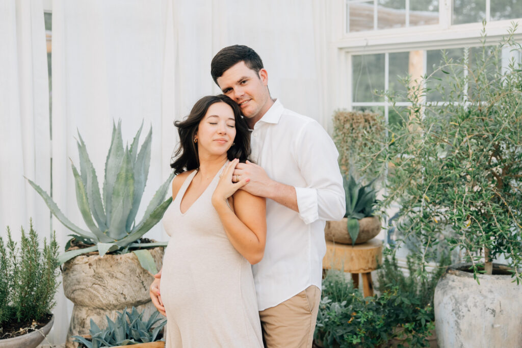 maternity photos at fleurish greenhouse